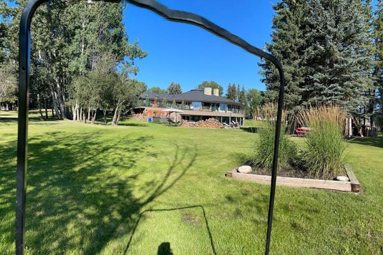 Roundhouse Grotto Bed & Breakfast Calgary Exterior photo