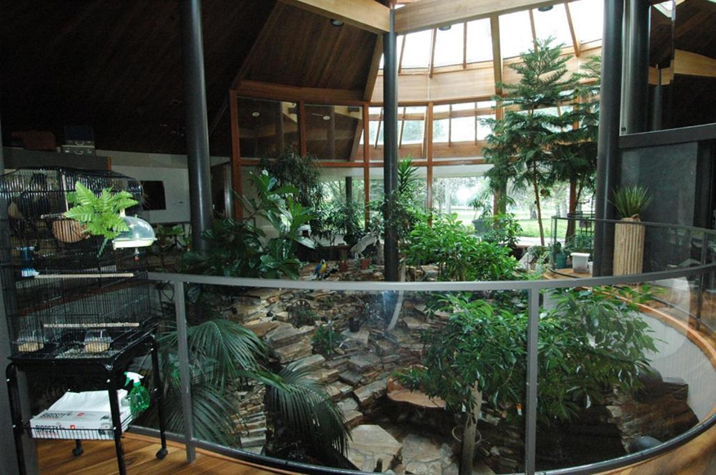 Roundhouse Grotto Bed & Breakfast Calgary Exterior photo